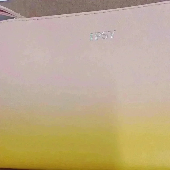 8 IPSY Zippered  Glam Bag - Picture 4 of 4